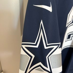 Size Large Dallas Cowboys Elliot jersey